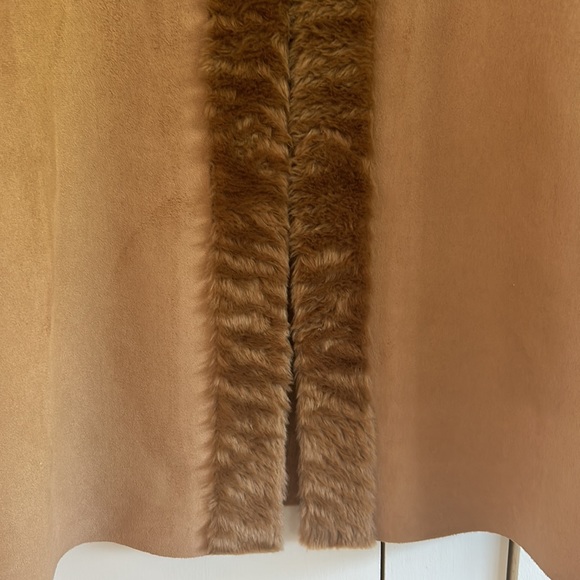 Badgley Mischka FAUX Fur/Suede Vest Jewelled Closure CAMEL US XL - Picture 6 of 7
